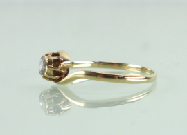 Antieke gouden ring met roosdiamant