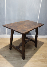 Antieke Spaanse tafel