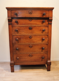 Antieke chiffonière met bureaugedeelte