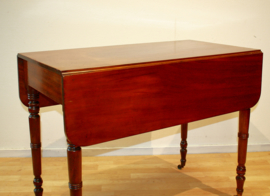Antieke Pembroketafel