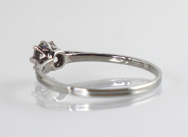 Antieke witgouden solitair ring met oudslijpsel diamant 0,55 ct.