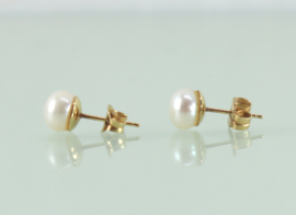 Oorknoppen 18k goud bouton parel 5,8 mm