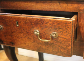 Antieke Engelse dresser / sidetable, 18e eeuw