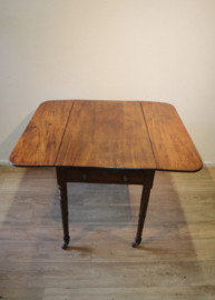 Antieke Engelse Pembroketafel, sidetable.
