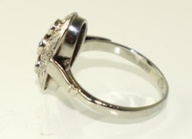 Antieke Art Deco witgouden ring met drie briljant geslepen diamanten