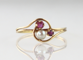 Antieke gouden ring parel robijnen, Jugendstil, ca. 1890