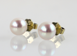 Vintage gouden oorknoppen met zachtroze parel
