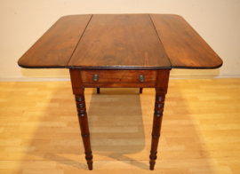 Antieke Engelse Pembroketafel, sidetable, wandtafeltje