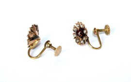 Antieke gouden oorbellen met parels en granaat