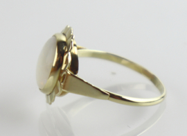 Vintage gouden ring met opaal