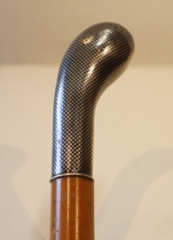 Antieke wandelstok met zilveren heft