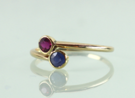 Antieke gouden Toi et Moi ring met saffier en robijn