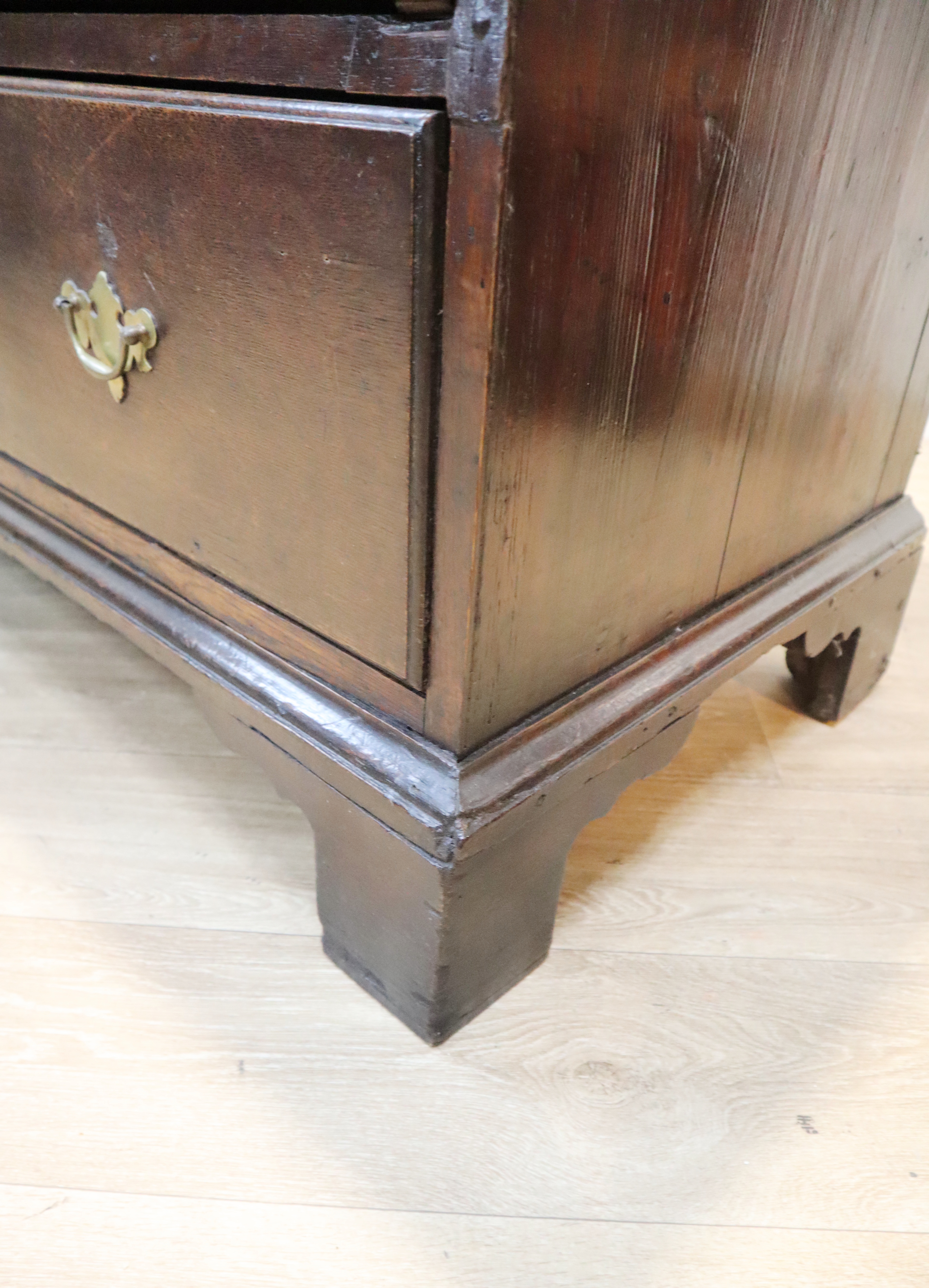 Antieke Engelse commode, 18e eeuw