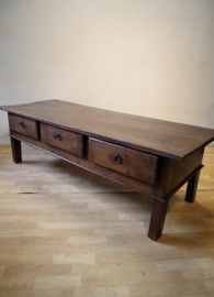 Antieke Spaanse salontafel