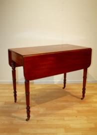 Antieke Pembroketafel