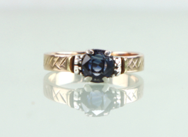 Antieke 18 karaat gouden ring gestreepte saffier diamant