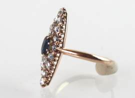 Antieke roségouden ring met saffier en roosdiamanten
