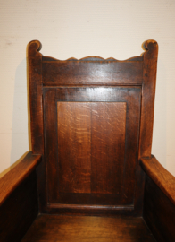 Antieke armstoel