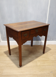 Antiek Engelse wandtafeltje, Lowboy