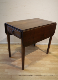 Antieke Engelse Pembroketafel
