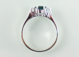 Witgouden ring met groenblauwe saffier en diamant