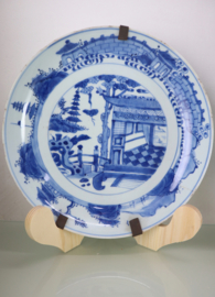 Drie Chinees porseleinen borden, Kangxi 1661-1722