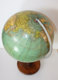 Vintage globe op standaard, ca. 1938