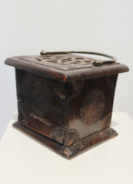 Antiek kerfsnede stoofje, 1770