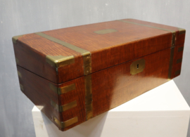 Antieke Engelse schrijfkist met geheime vakjes