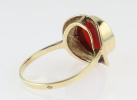 Vintage gouden ring met facet geslepen carneool