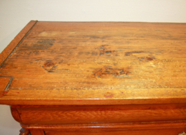 Antieke  chiffonière met bureau