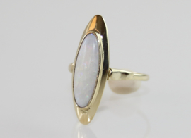 Vintage gouden ring met opaal