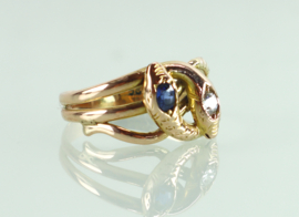 Antieke gouden ring slangen diamant saffier