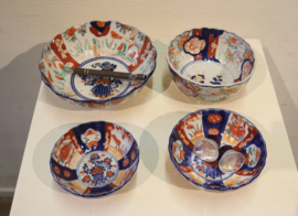 Vier Imari schaaltjes
