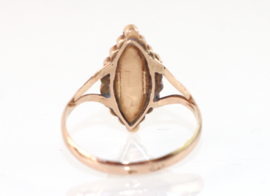 Antieke gouden ring met robijn en zaadparels