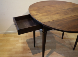 Antiek Hollands hangoortafeltje, sidetable