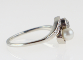 Antieke witgouden ring 'Toi et Moi' met parel en diamant