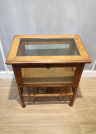 Antiek theekastje