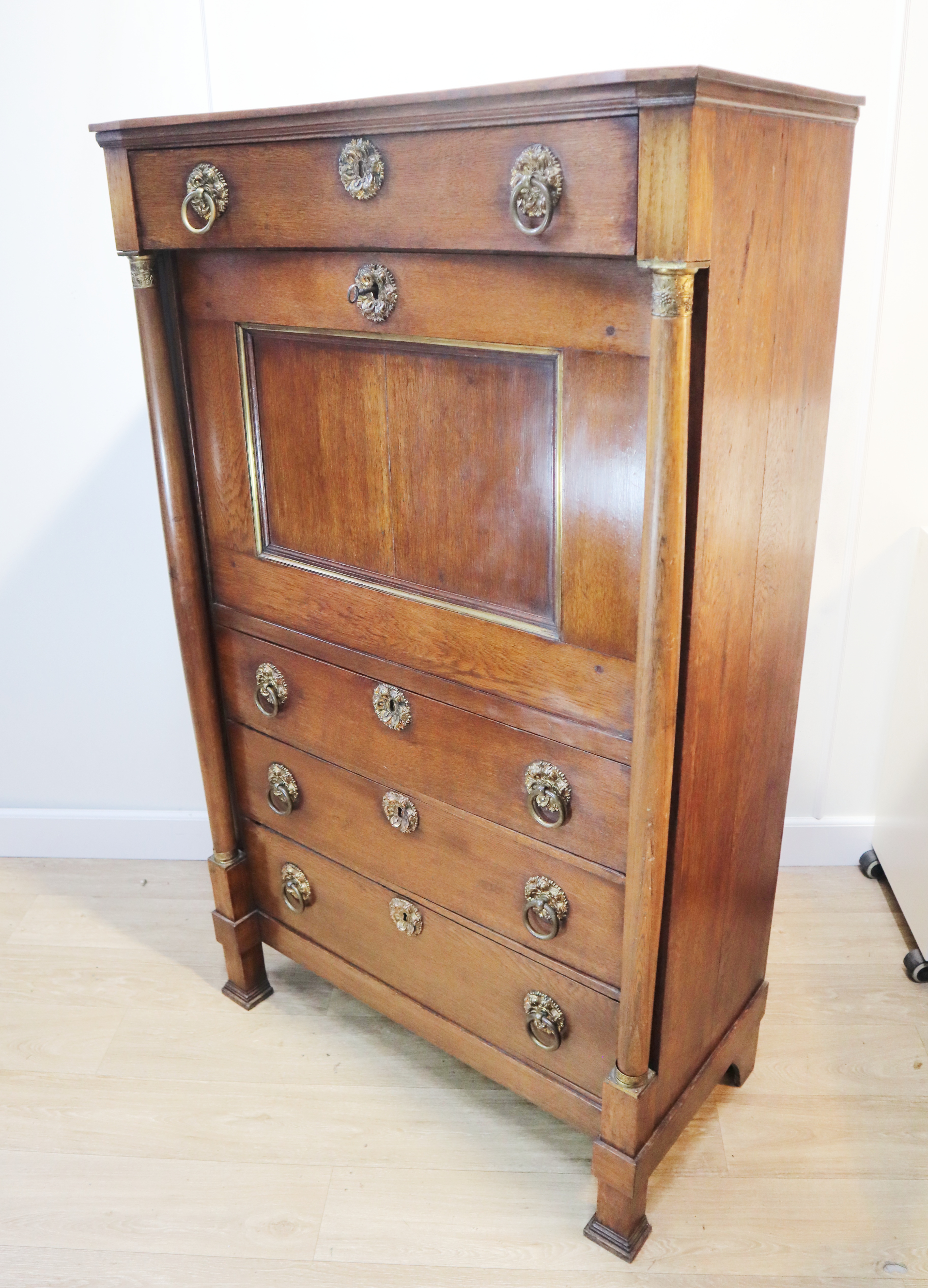 Antieke secretaire à abbatant met lederen schrijfblad