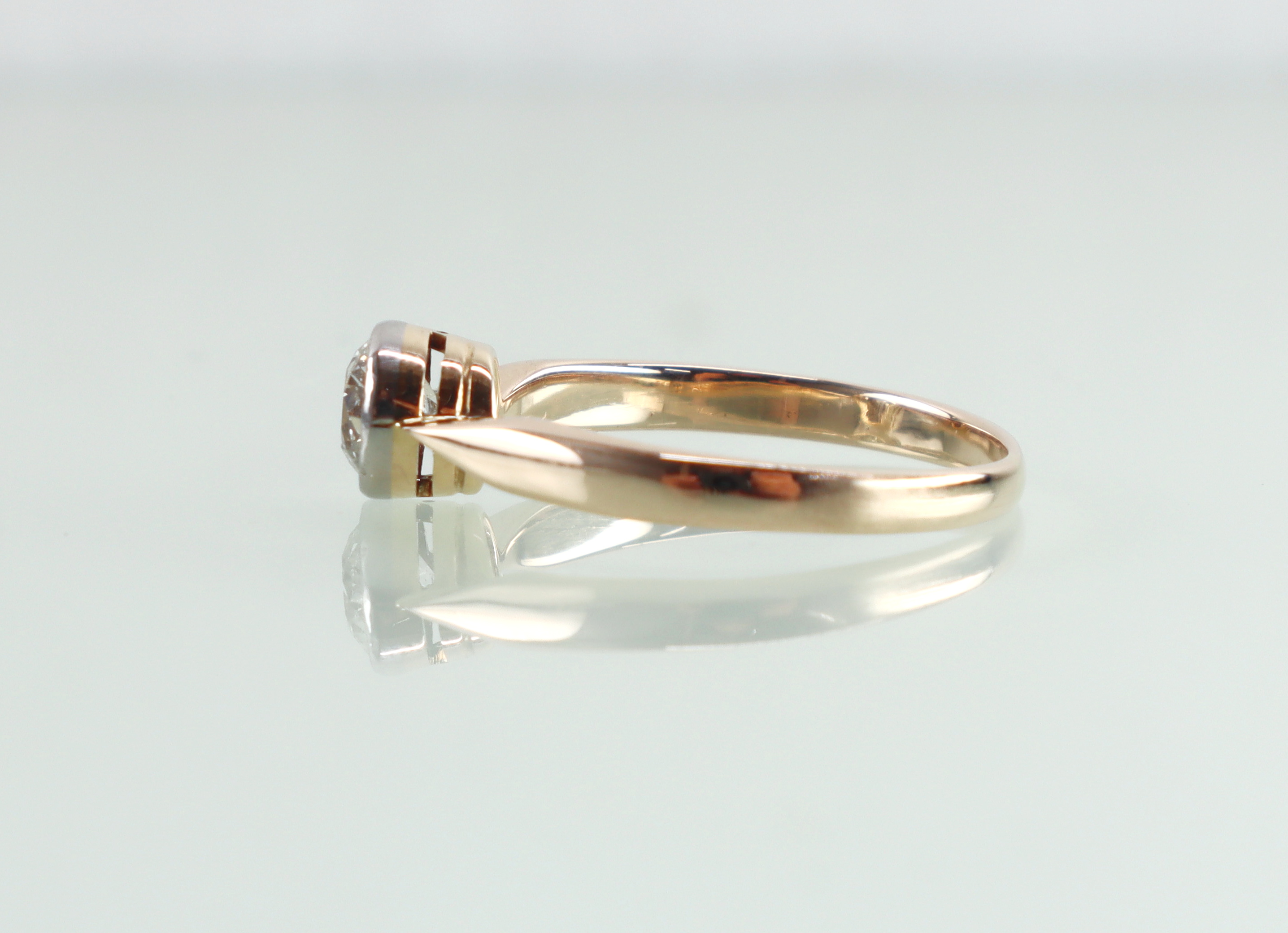 Antieke gouden ring oud slijpsel diamant 0,8 ct