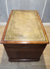 Antiek Engels bureau met lederen blad