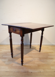 Antieke Engelse Pembroketafel