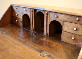Antieke Engelse secretaire