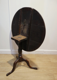 Antieke Engelse tilttop tafel