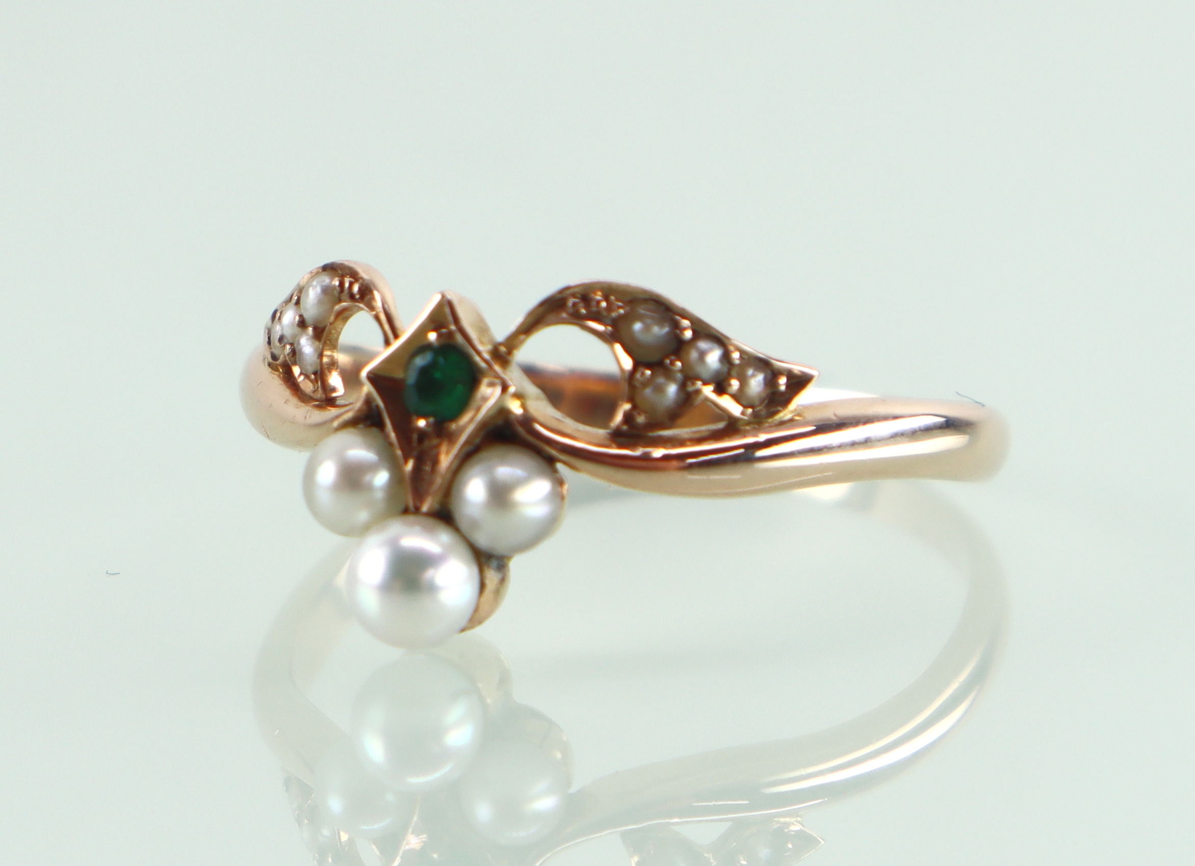 Antieke Art Nouveau gouden ring parels smaragd