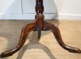 Antieke Engelse tilttoptafel, 18e eeuw