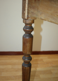 Antieke grenen tafel