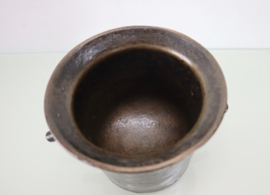 Antieke bronzen vijzel