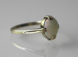 Vintage gouden ring met opaal