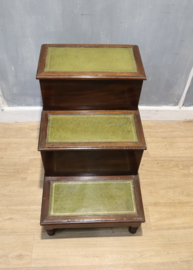 Antiek Engels bibliotheektrapje